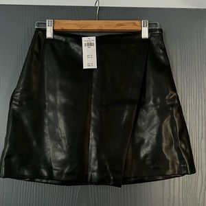 Abercrombie Scarlett Began Leather Skort